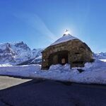 © La Meije et l'oratoire du Chazelet en Hiver - C.Mielle