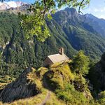 © La Chapelle de Notre-Dame de Bon Repos surplombant la vallée - La Grave - @Sylvain Enten